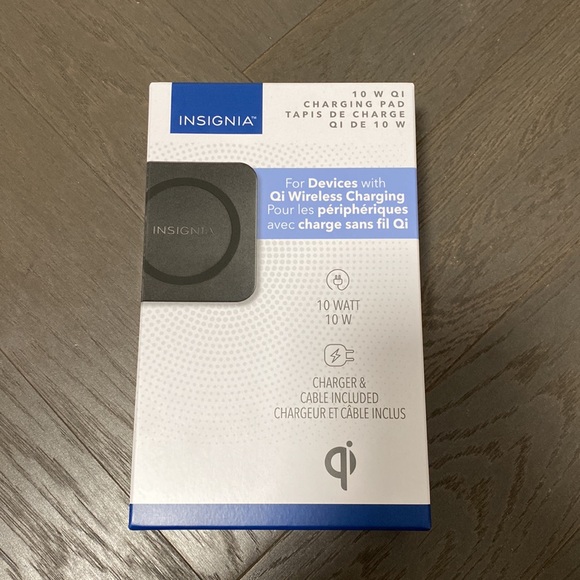 Insignia 10W Qi Wireless Charging Pad with Cable - Black (BNWT) - Picture 5 of 7